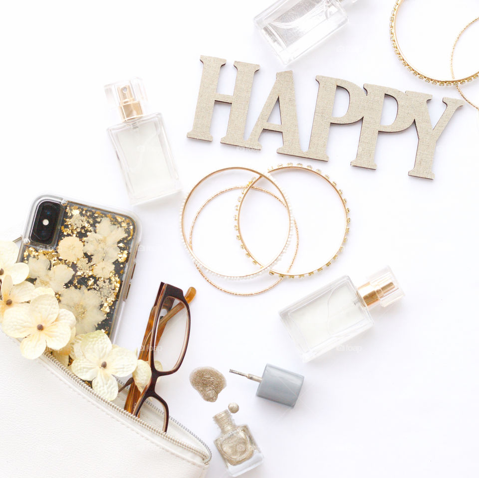 Bagspill flatlay on white background 