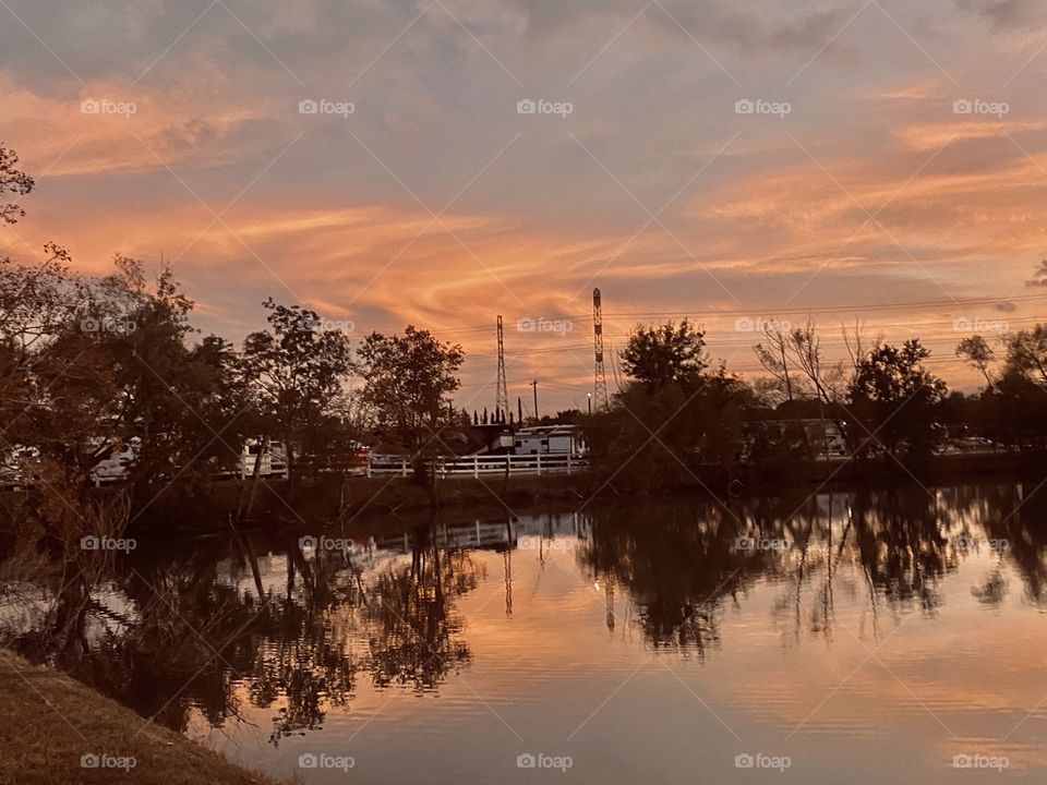 Here is another pic off of the normal scenery I look for but it pretty has good colours and gives time to really get good pics. 