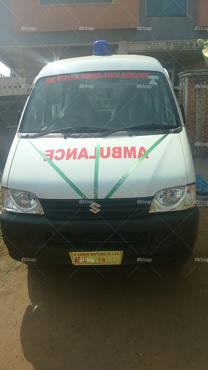 AMbulANce