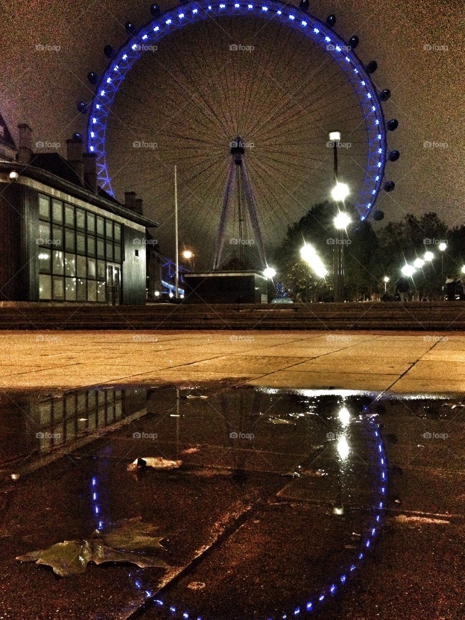 London eye at night