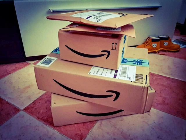 Amazon pacchi