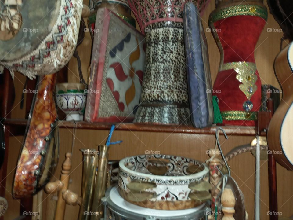 Portrait instruments of music