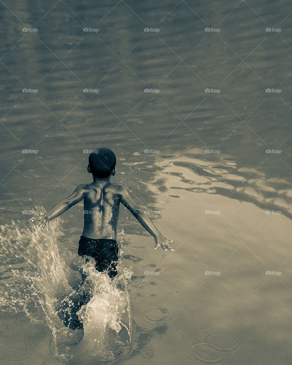 Listen to the wind, it talks.
Listen to the silence, it speaks.
Listen to your heart, it knows..