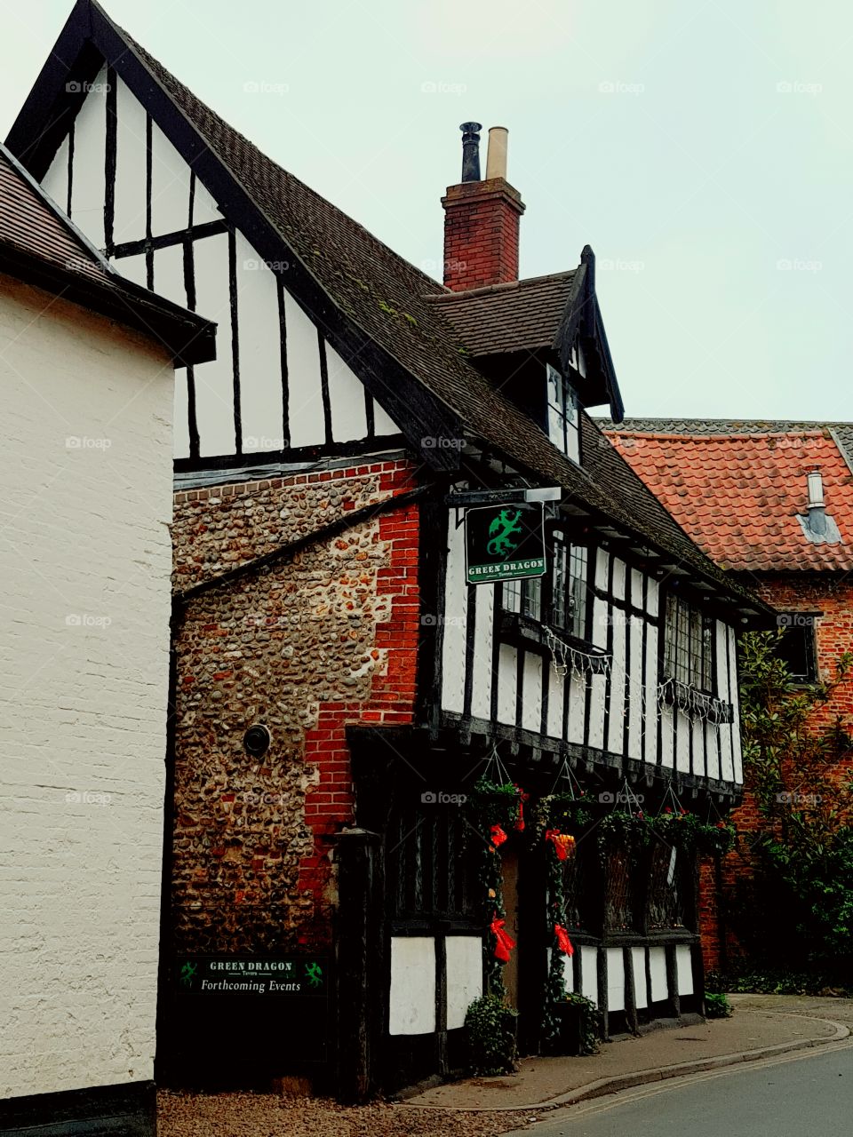 The Green Dragon Pub whymondham tudor house