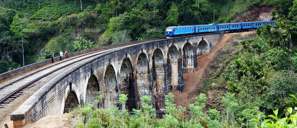 nine arch bridge - Sri lanka