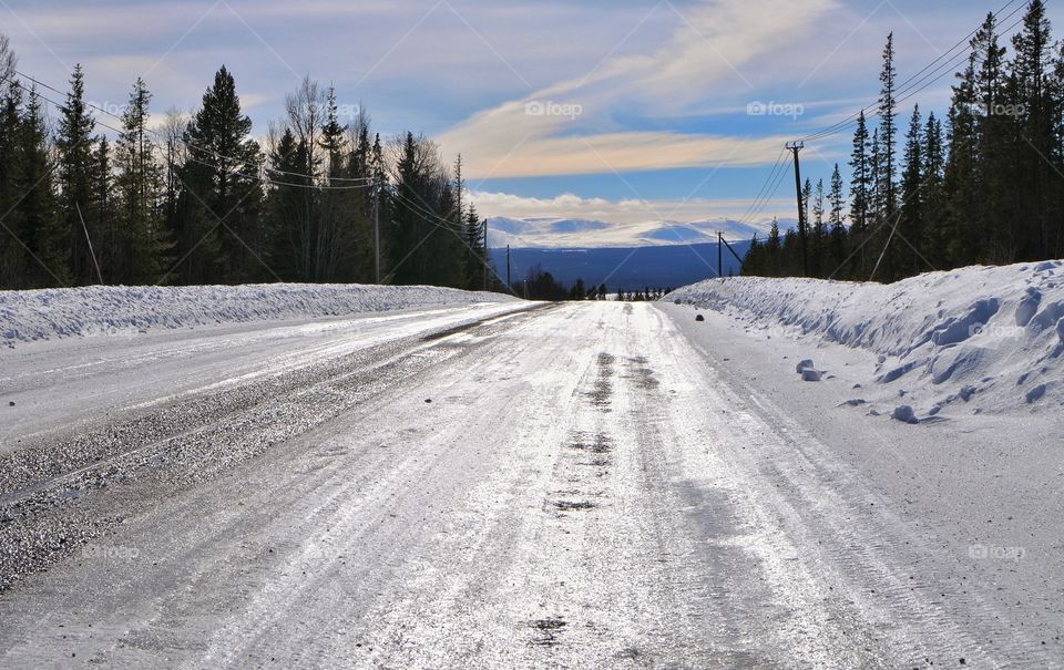 Icy road to the mountains