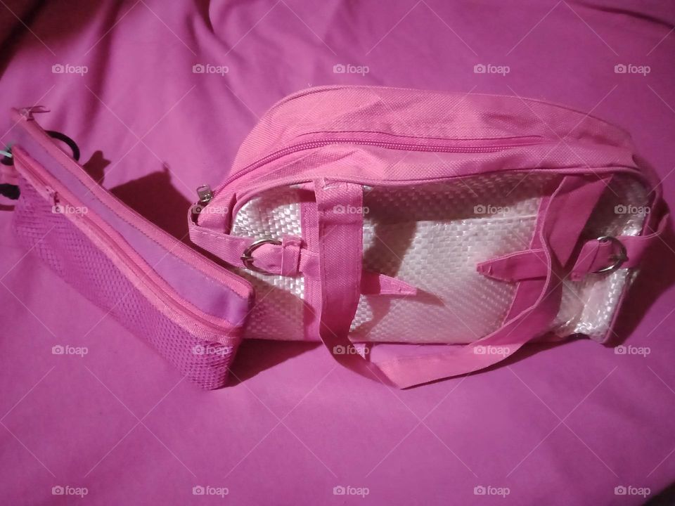SPOTED PINK,, BLANKET, BAG AND POUCH