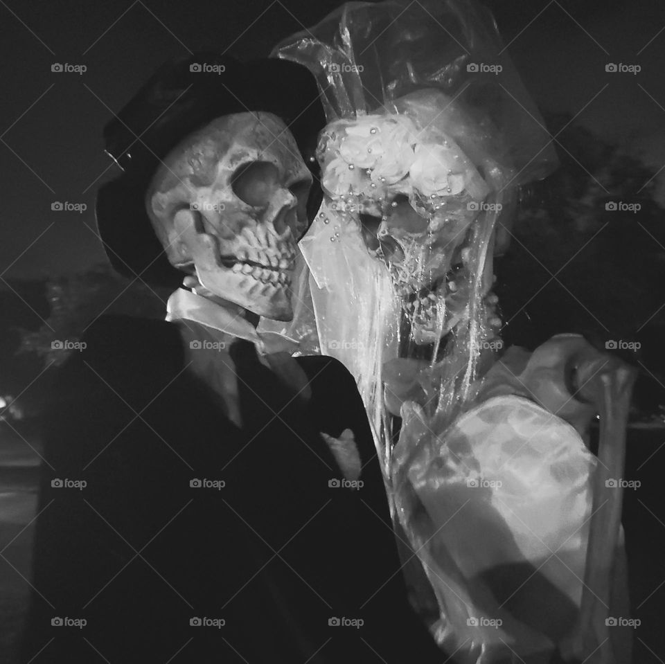 Skeleton Bride and groom couple in black and white