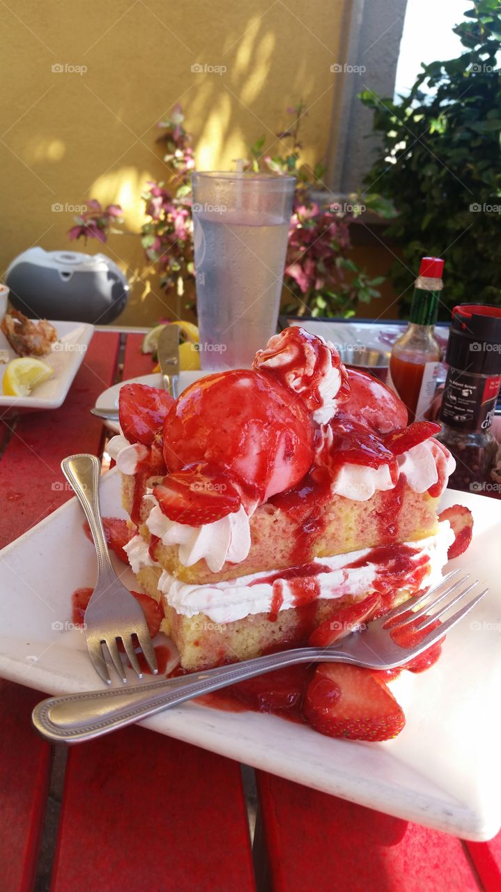 Strawberry Love. Immaculate strawberry shortcake