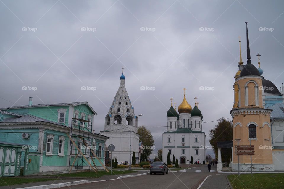 Вид на Успенский кафедральный собор и Соборную колокольню
