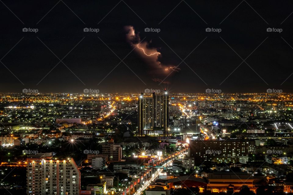 Strome over the city