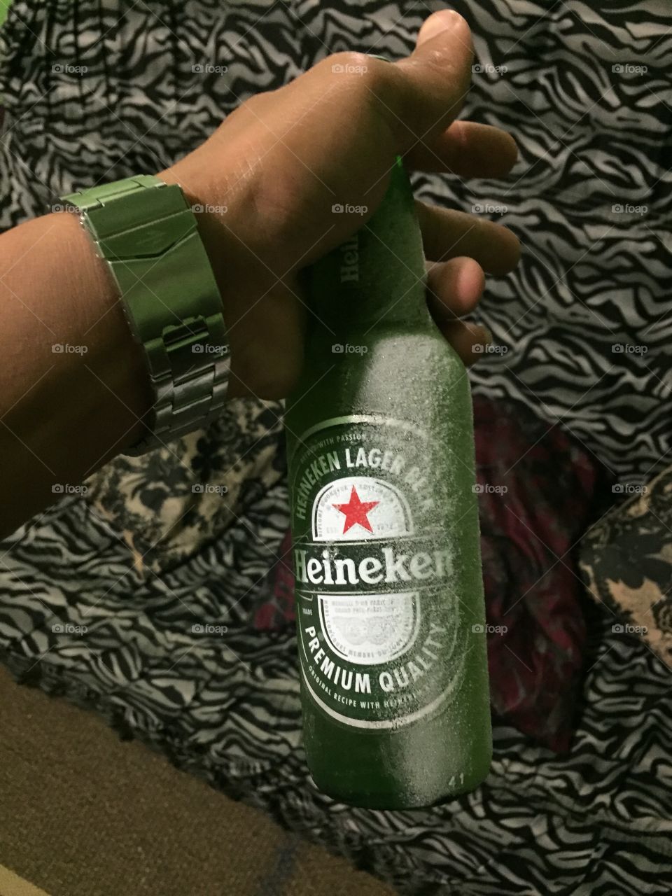 Eu amo uma Heineken bem gelado