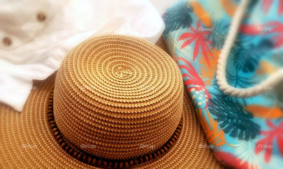 hat tropical