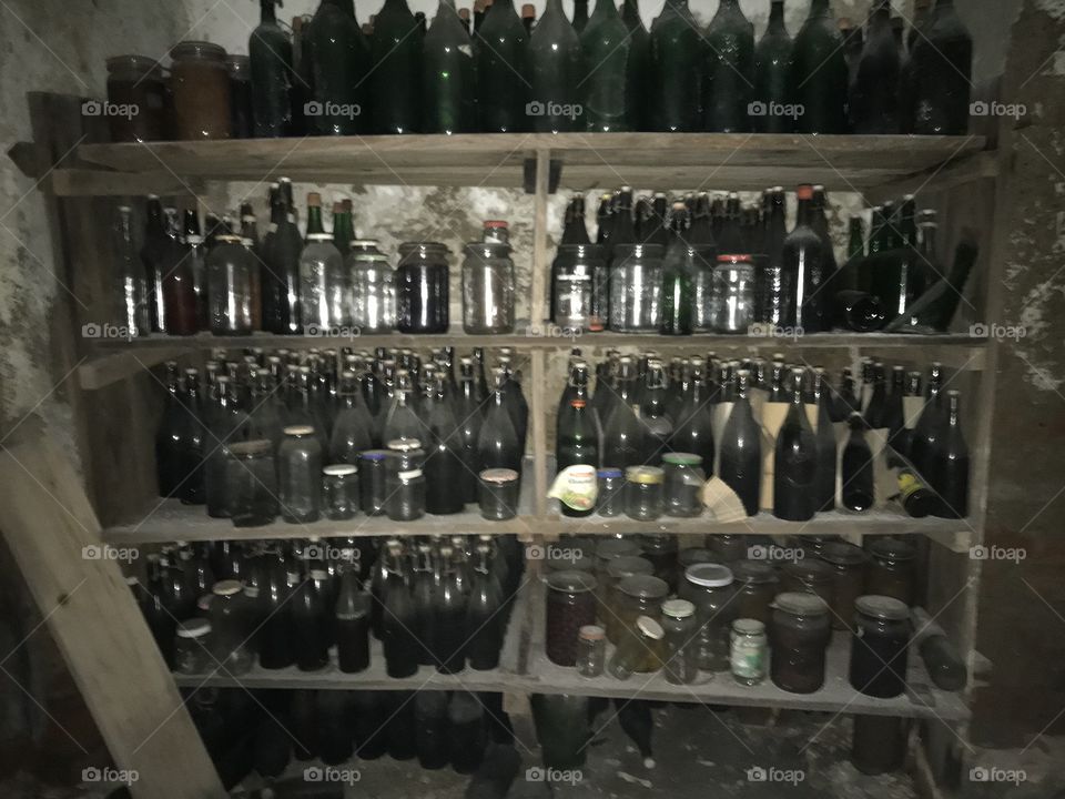 Flaschen und Einmachgläser alt