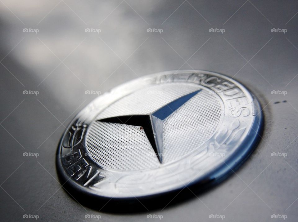 Mercedes badge
