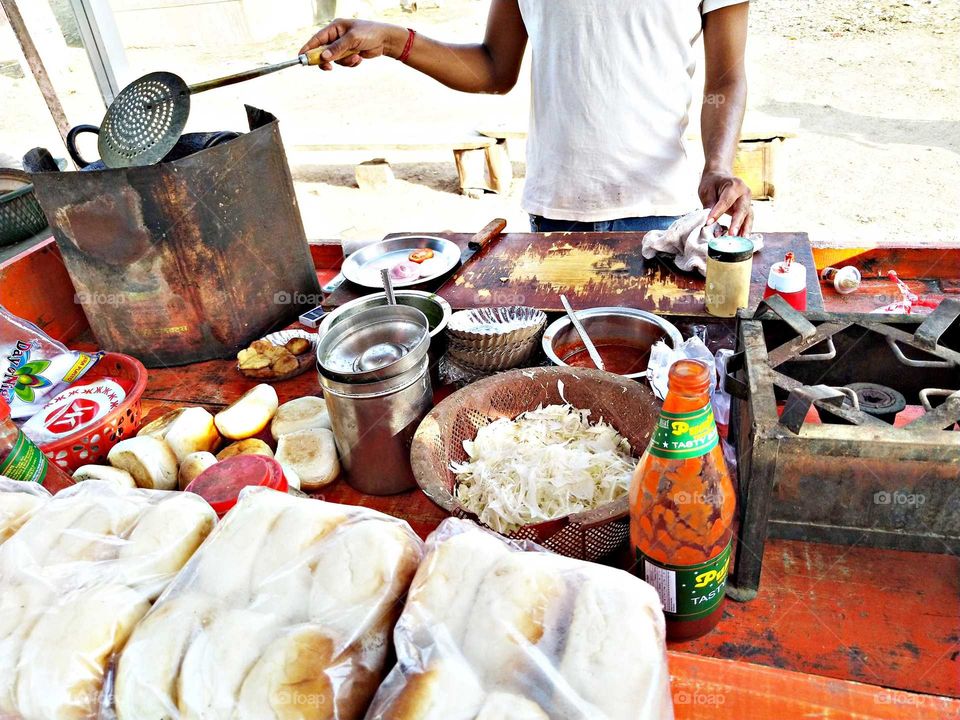 Food that can be quickly and easily and is sold in restaurants and snack bars as a quick meal or to be taken out.