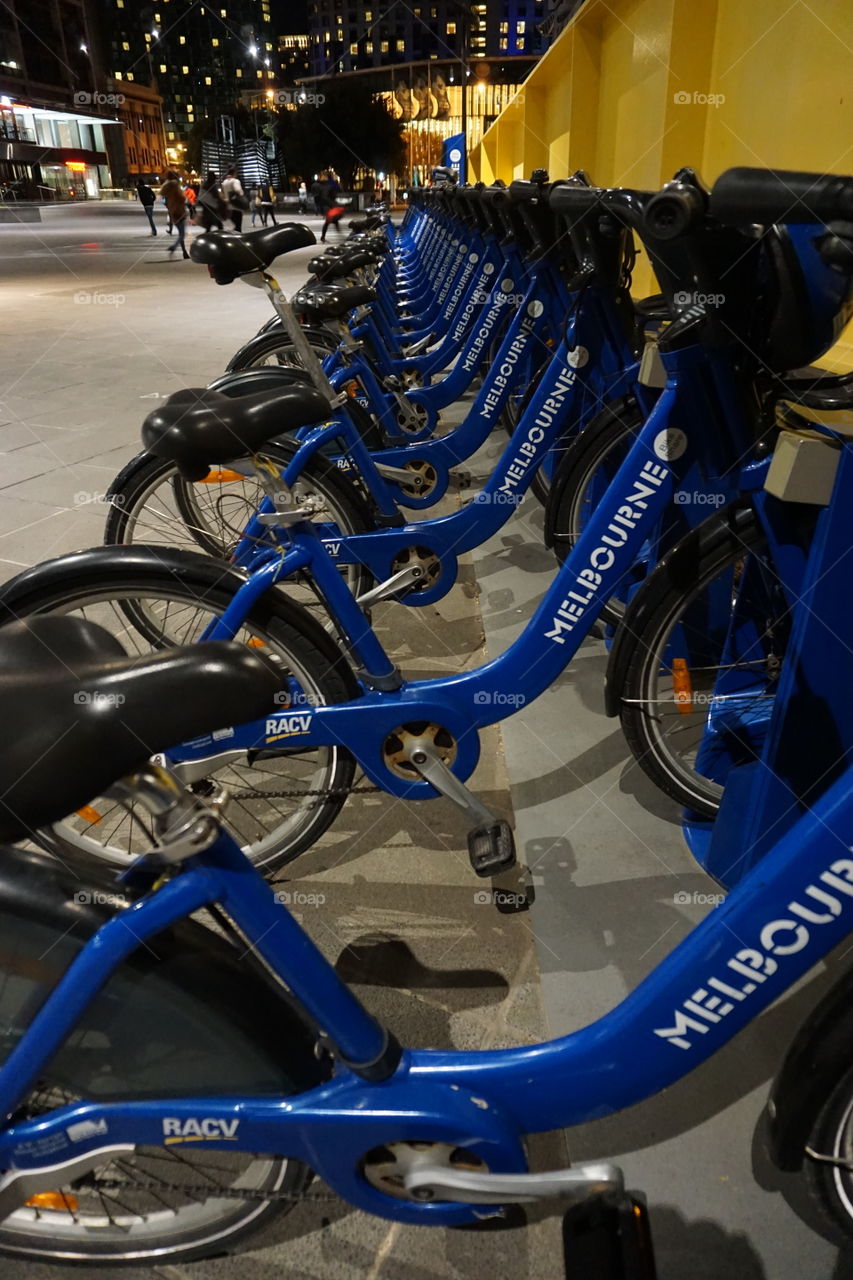 Bicycle  free rentals psrked a. Melbourne  bicycle  free  rental  at southbank  melbourne . Blue  bikes