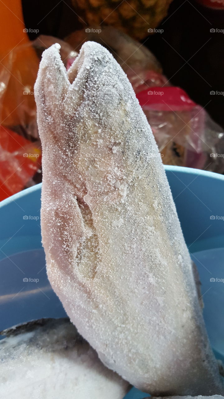 Frozen fish 