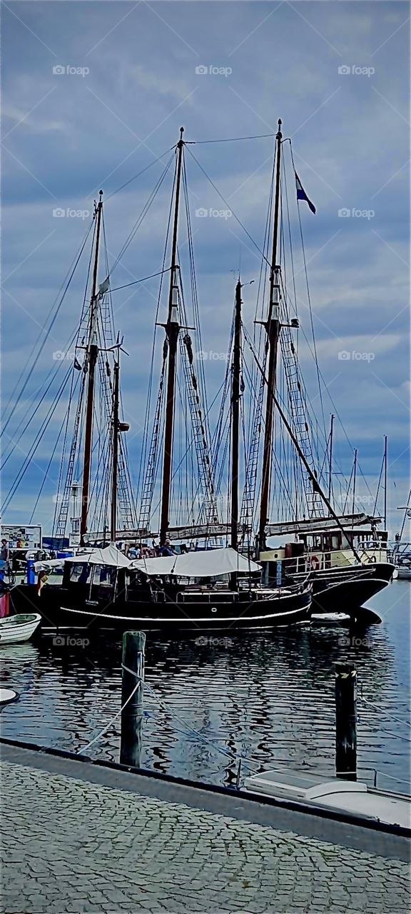 Ships in the „E Sea“ of the „Baltics“ bordered in the „South“ by the former „E Germany“ up until „October, 1989“ when „Germany“ reunited. On „October 3rd“ which is today the „Day of German Unity“ is being commemorated. 2022. Hypnotic Productions