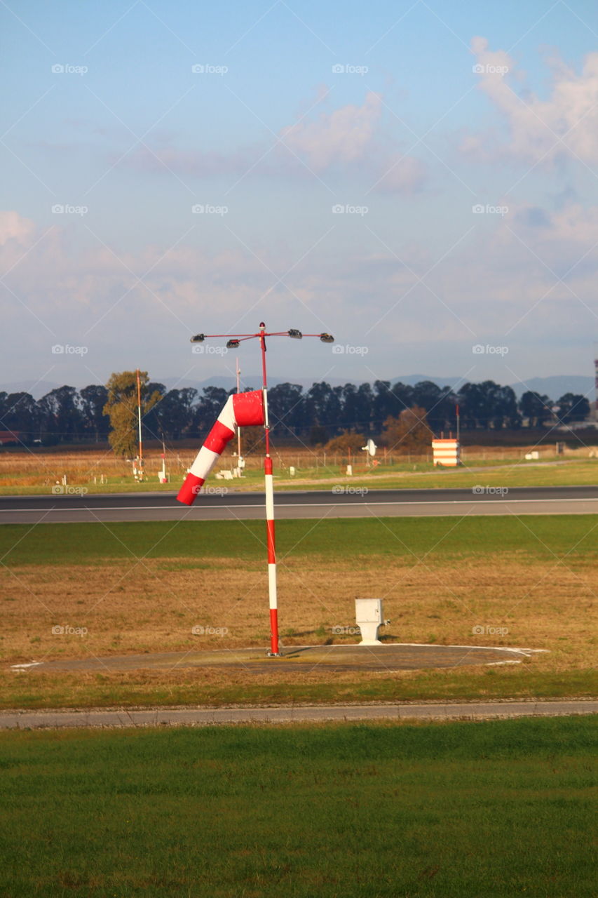 airport instruments - Wind direction indicator (WDI)