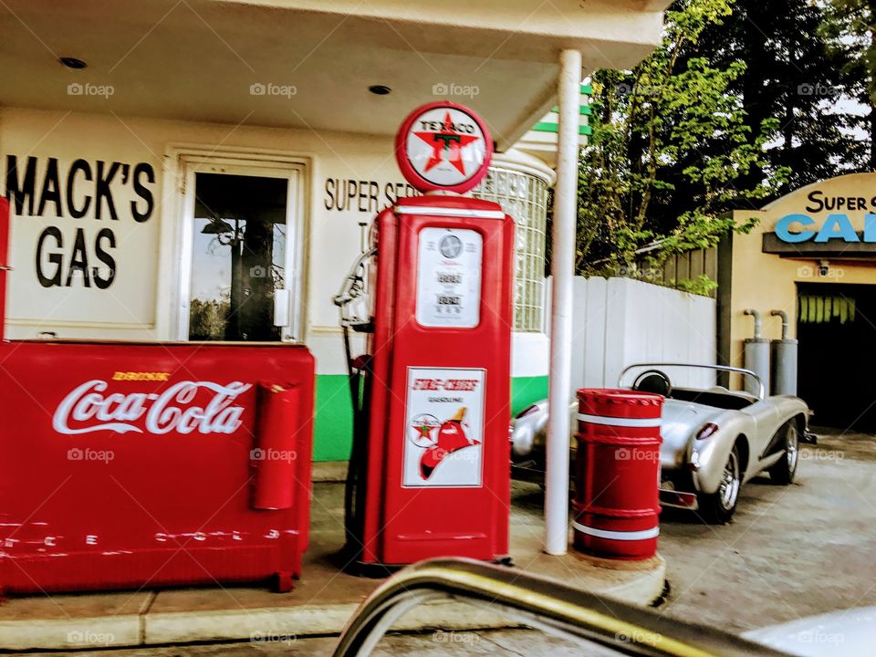 Another pic of the old school gas station