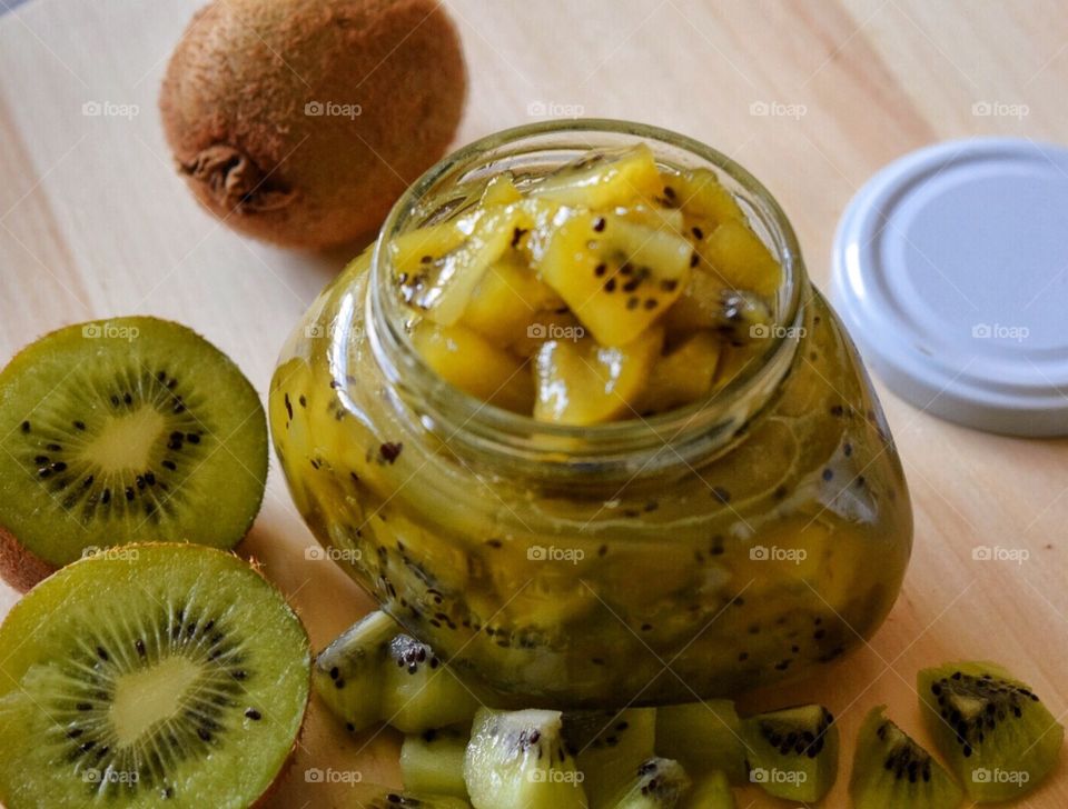 Homemade kiwi jam 