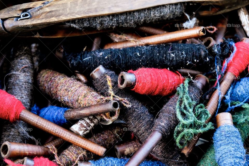 Scotland Harris Tweed Producers Box Of Spools Of Colorful Wool Ready To Craft Scarves 