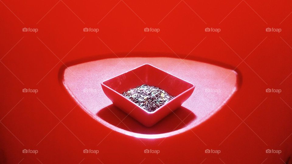 meses chocolate on red tapperware