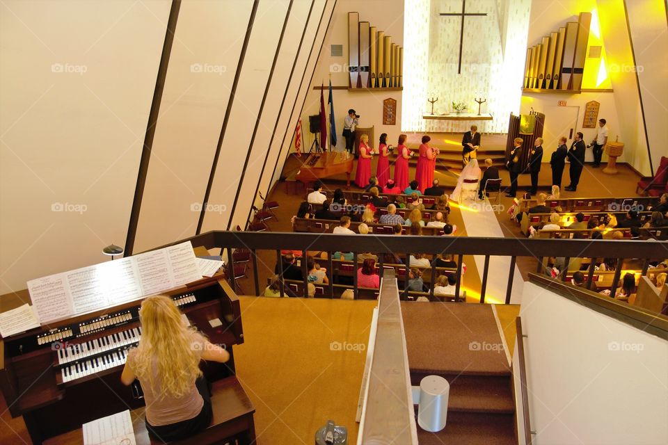 Wedding ceremony and organ player 