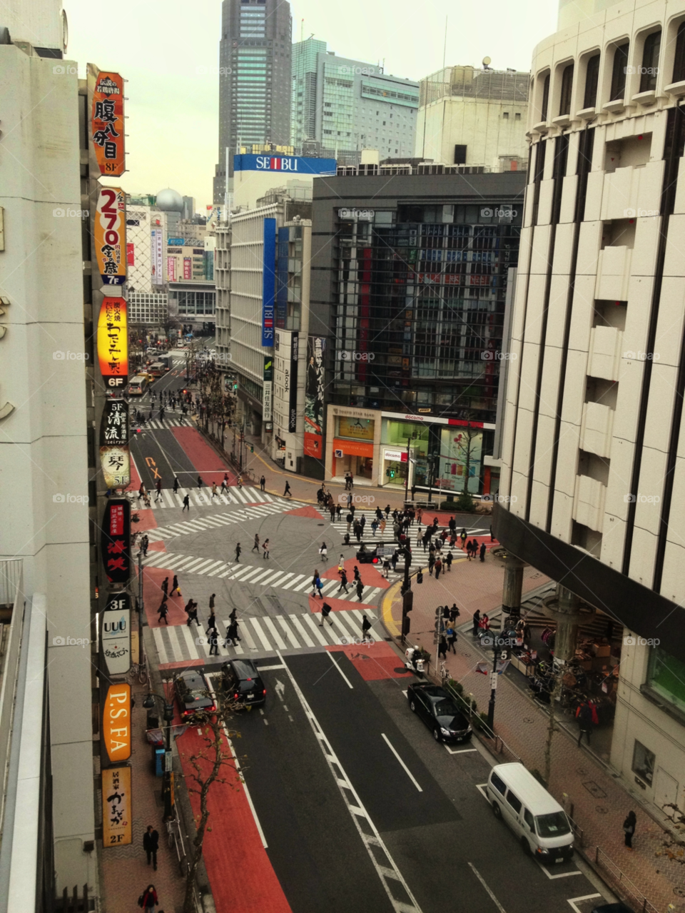 street city scene japan by hugo