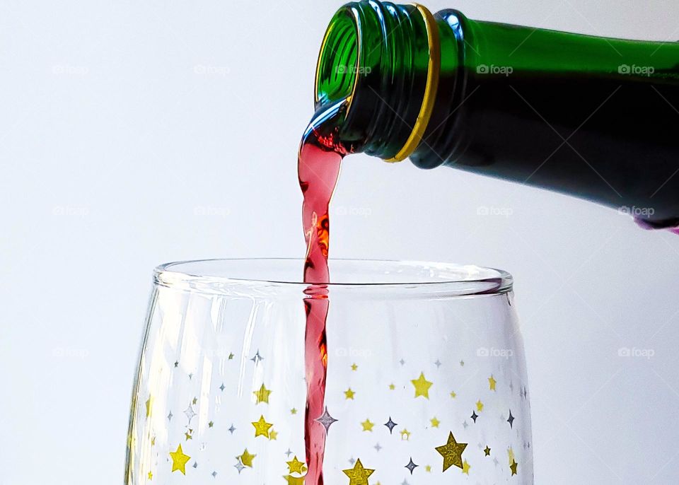 Liquids -pouring sparkling wine