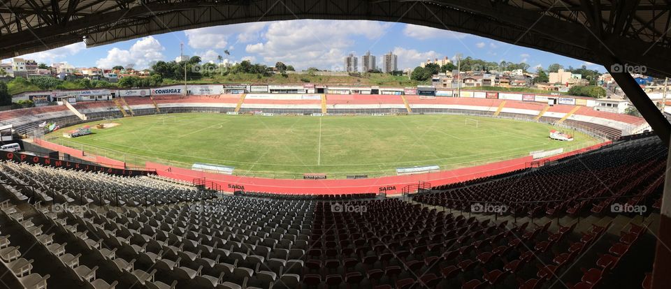 Olha só a panorâmica do Jayme Cintra. Algum palpite para o público hoje? Céu muito bonito em Jundiaí