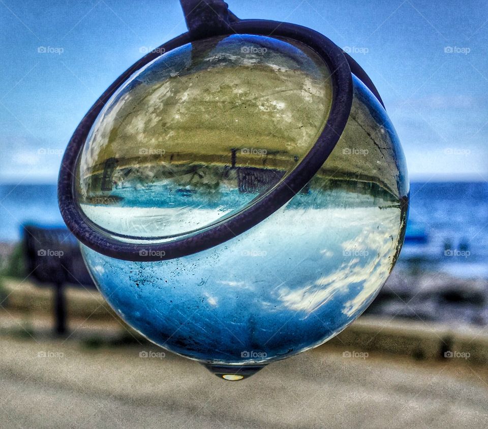 Reflecting globe
