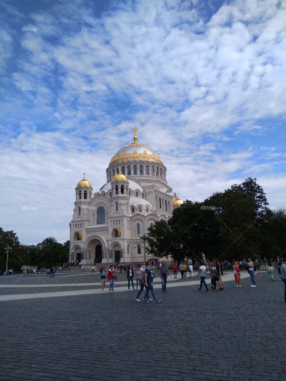 православный храм на земле Кронштадта недавно восстановленный и великолепный
