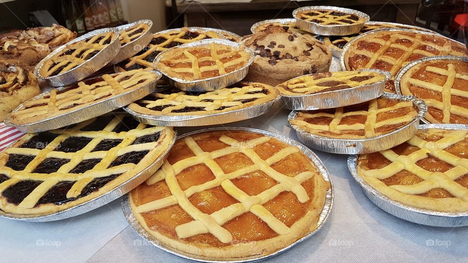 Fresh berries and fruit pies - nybakade bär och frukt pajer 