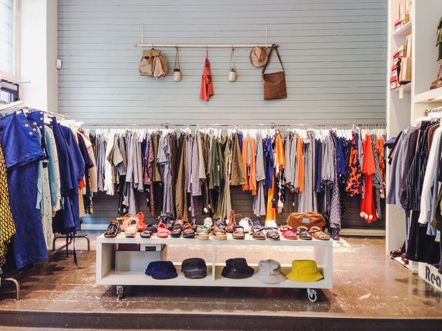 spring season clothes shop