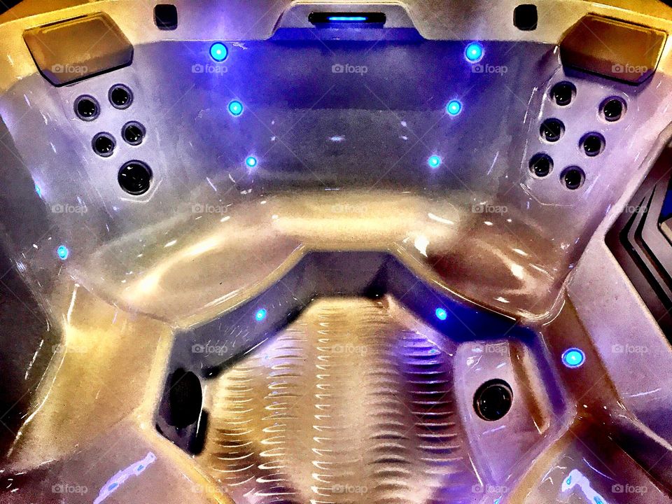 UFO like spa, futuristic hot tub with lights