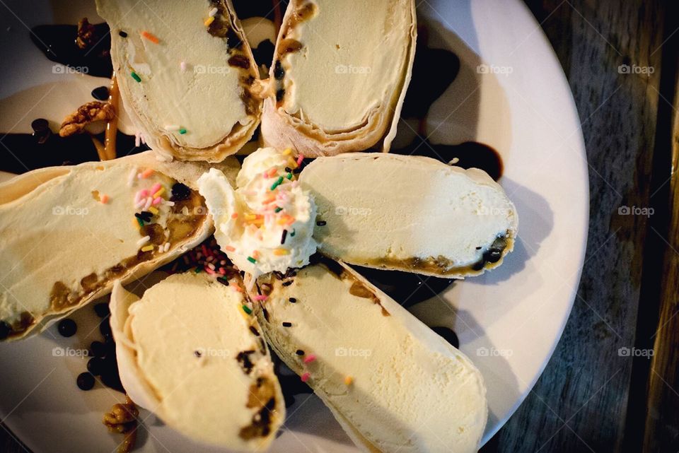 Ice cream tacos, a great Mexican dessert!  