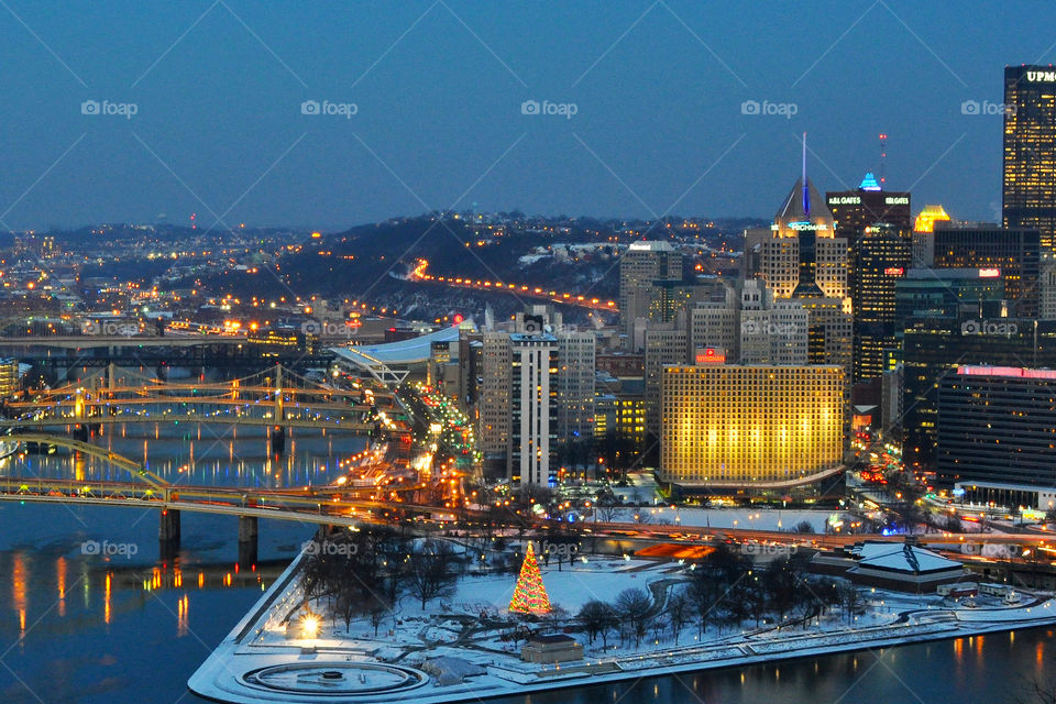 Pittsburgh PA, Light Up Night, snow on ground, Christmas tree 