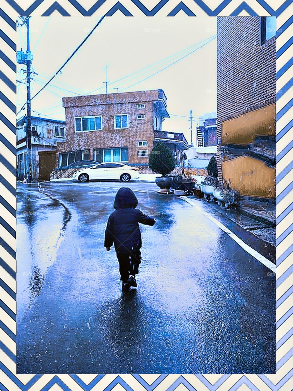 Snowy town.
A cold winter noon.
The little boy is on the way to buy his favorite toys.
