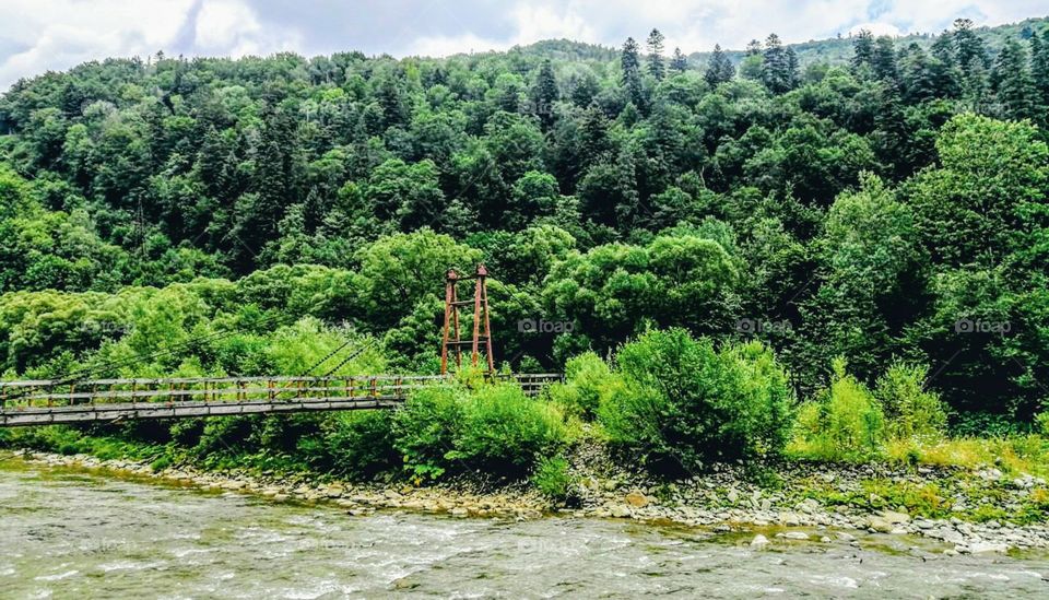 Walk along the river. (Karpaty. August, 2019.)