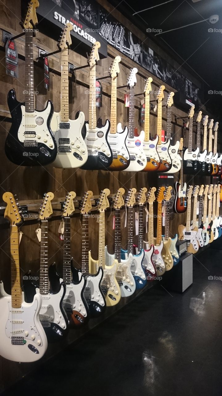 Guitars. search up the band Mercury Moon... and also soloartist Lonely Men in Bars 🎶👍