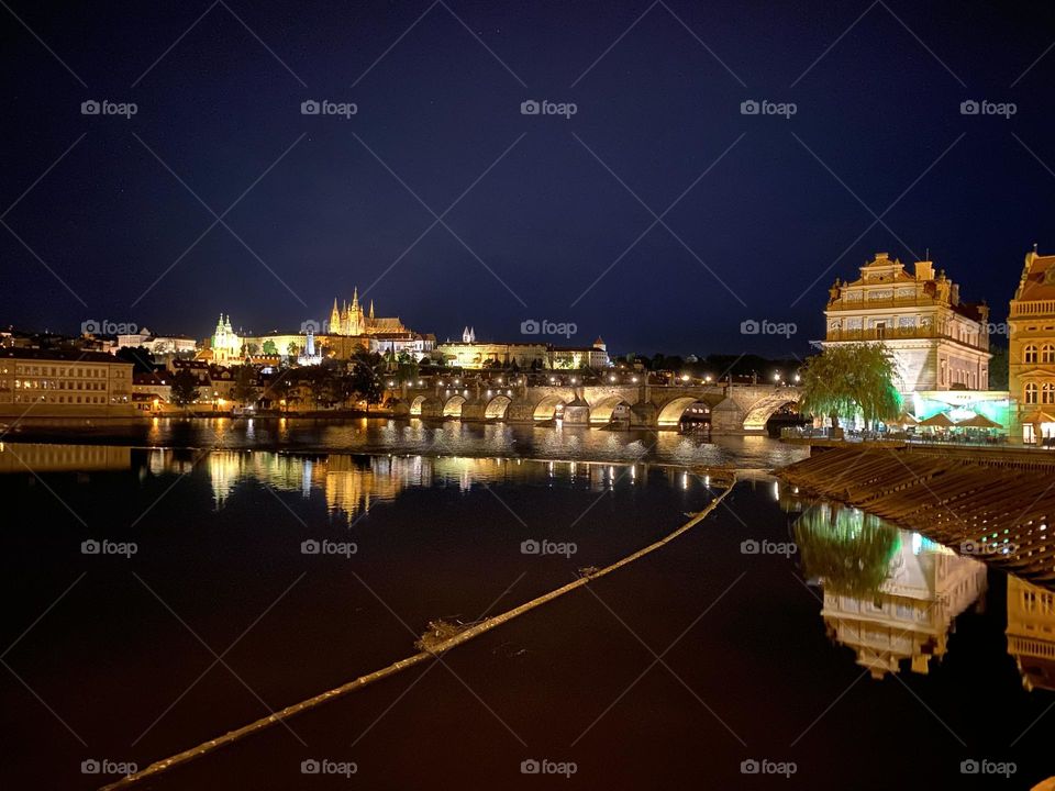 Praha night mirror