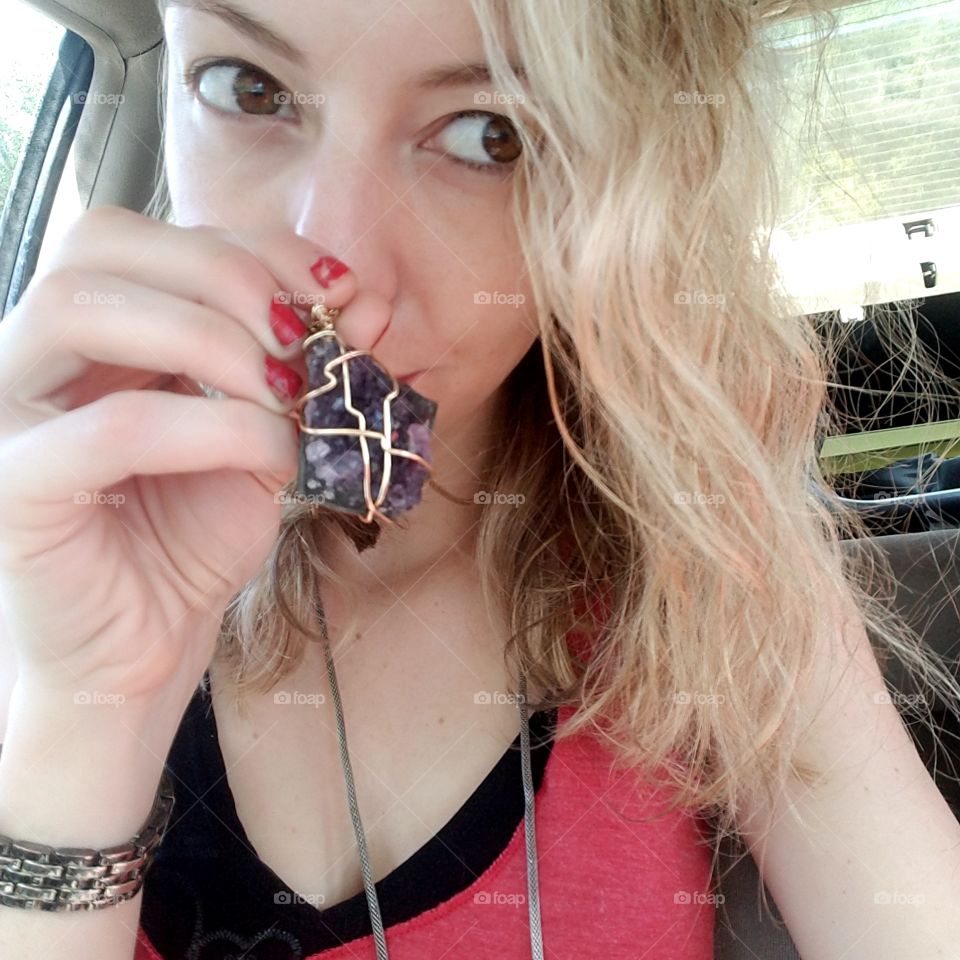 CRYSTAL HEALING ROUND MA NECK, ALWAYS NEEF THIS TO STAY IN CHECK ✔💎💎💎🕉