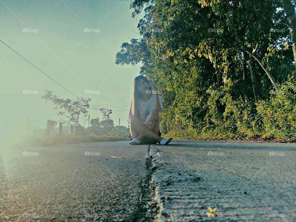 In the middle of the road💞