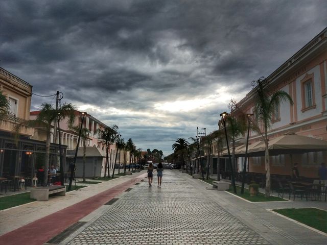 When the sun goes down behind these outstanding clouds!