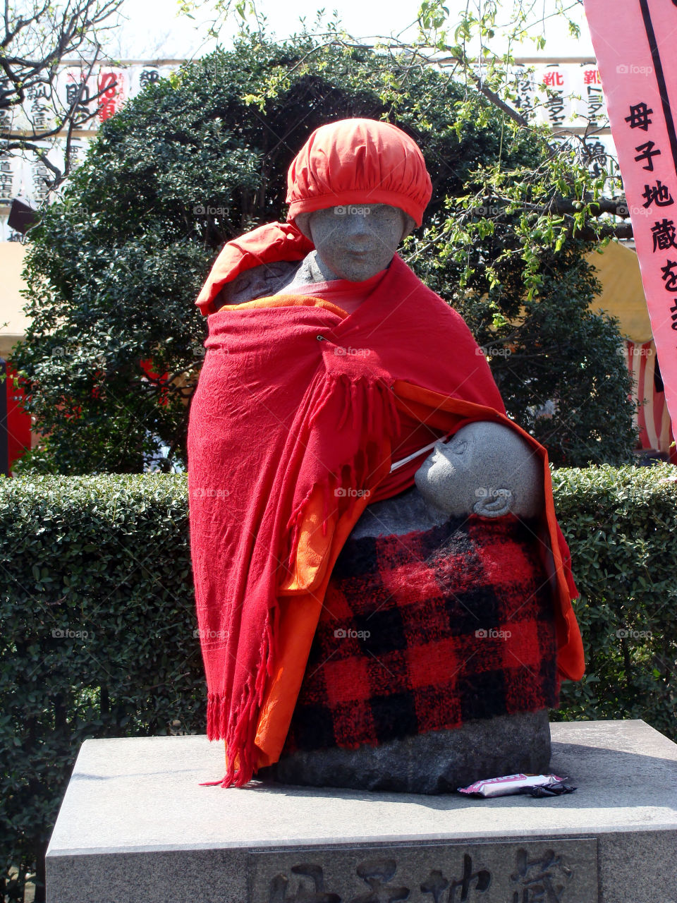 senso ji temple tokyo red statue buddha by emmam
