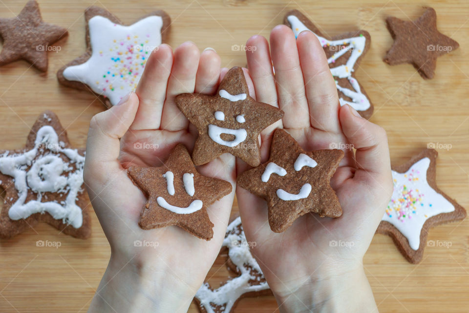 biscuits in hands