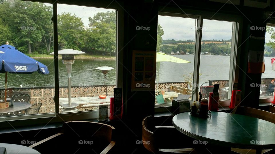 diner on the lake