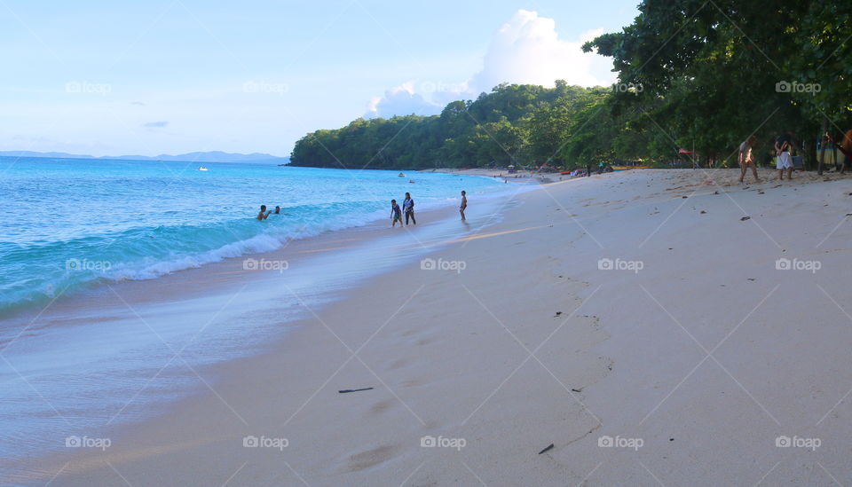 White sand Beach Pada . . .